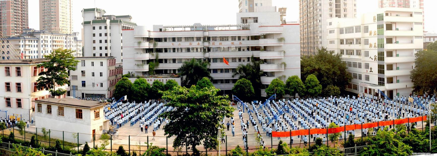 西昌市标签: 中学 教育培训  南宁中学共多少人浏览:3692801  电话