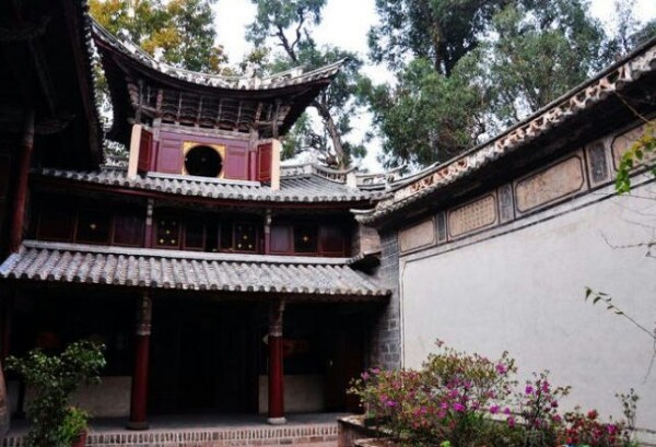 云南省楚雄彝族自治州姚安县龙华寺(龙华路西)