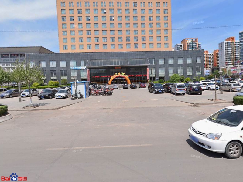 阳泉平定鹏飞金源国际酒店(综合办公大楼青银高速出口店)地上停车场-出入口