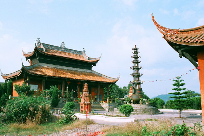 少屏山寶雲寺 地址:廣元市蒼溪縣少屏路(松瀾郡