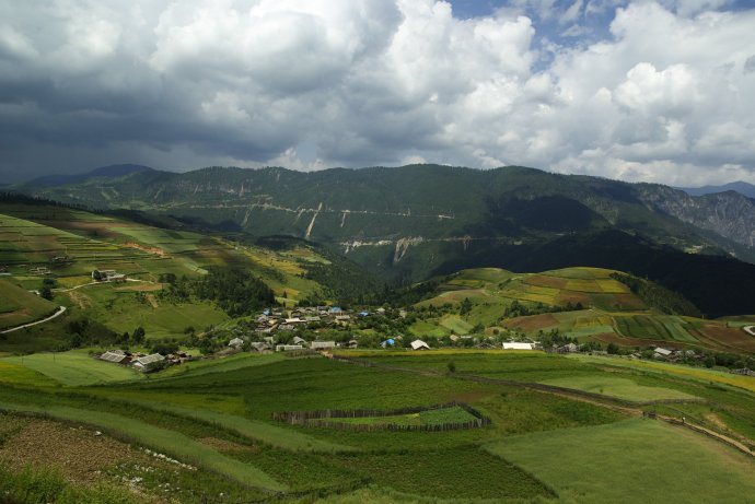 大理白族自治州宾川县鸡足山镇鸡足山景区内