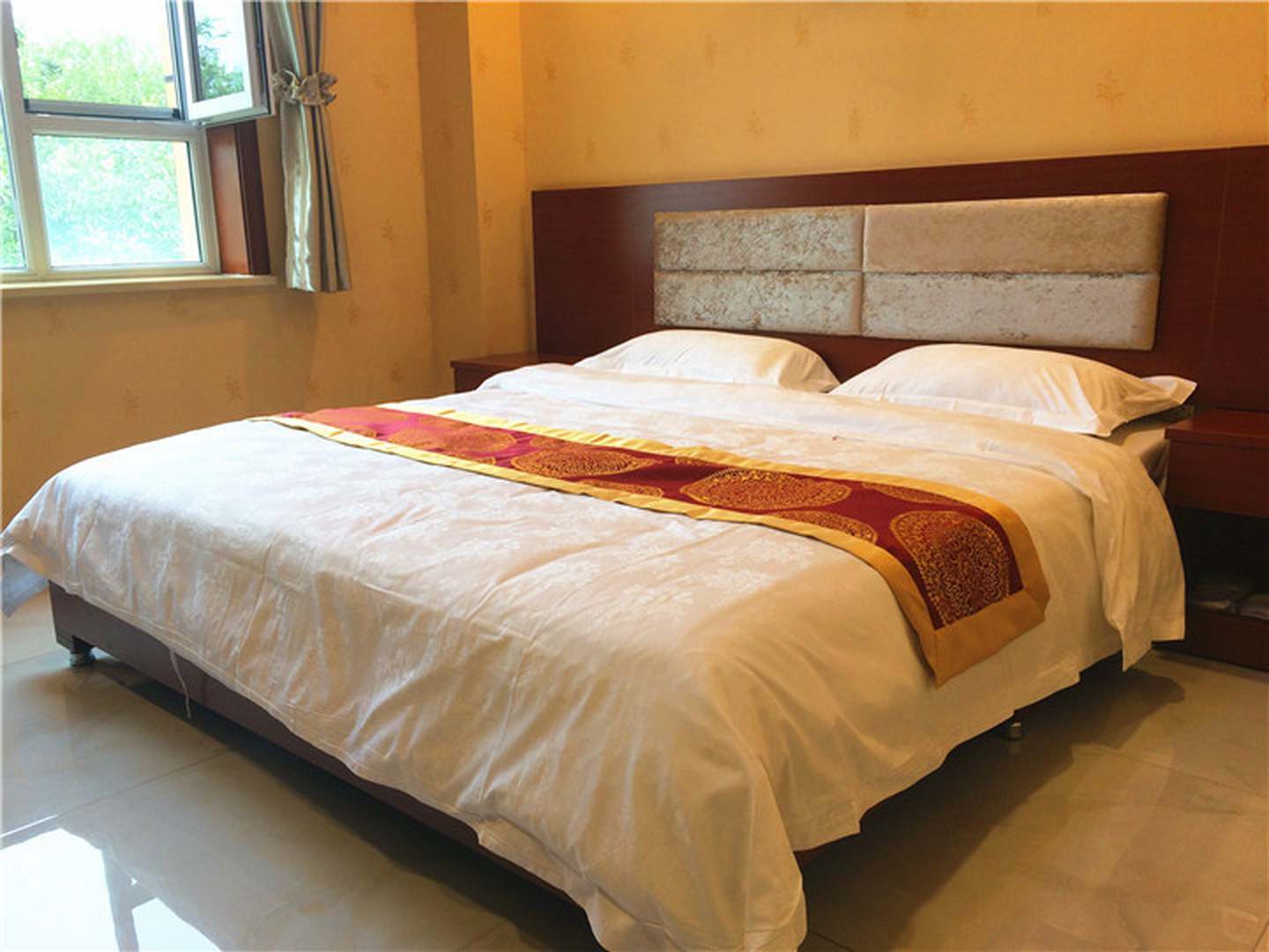 佳峻商务宾馆(乌鲁木齐粮校师范大学店)