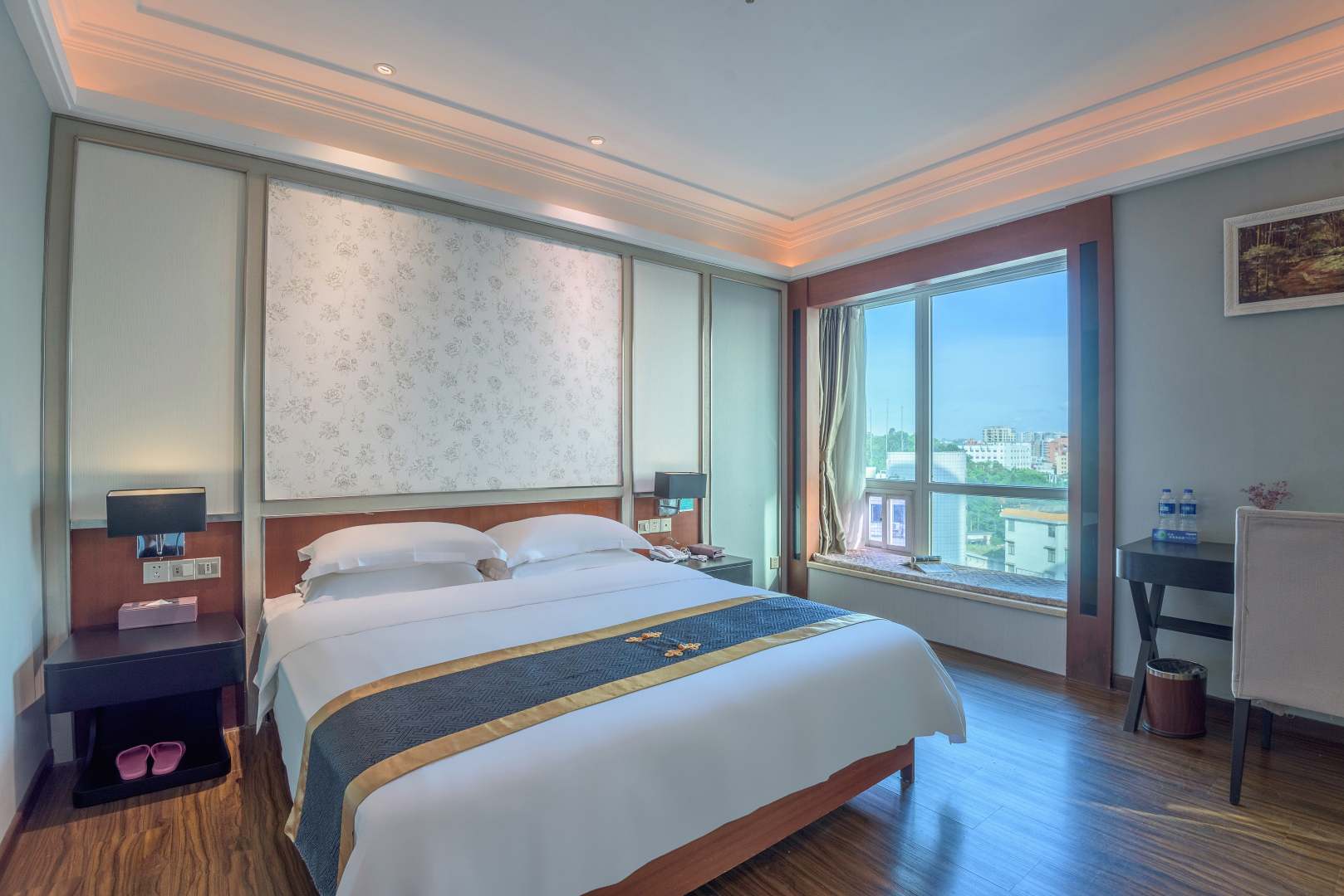 浪琴酒店(东莞长安万科广场店)