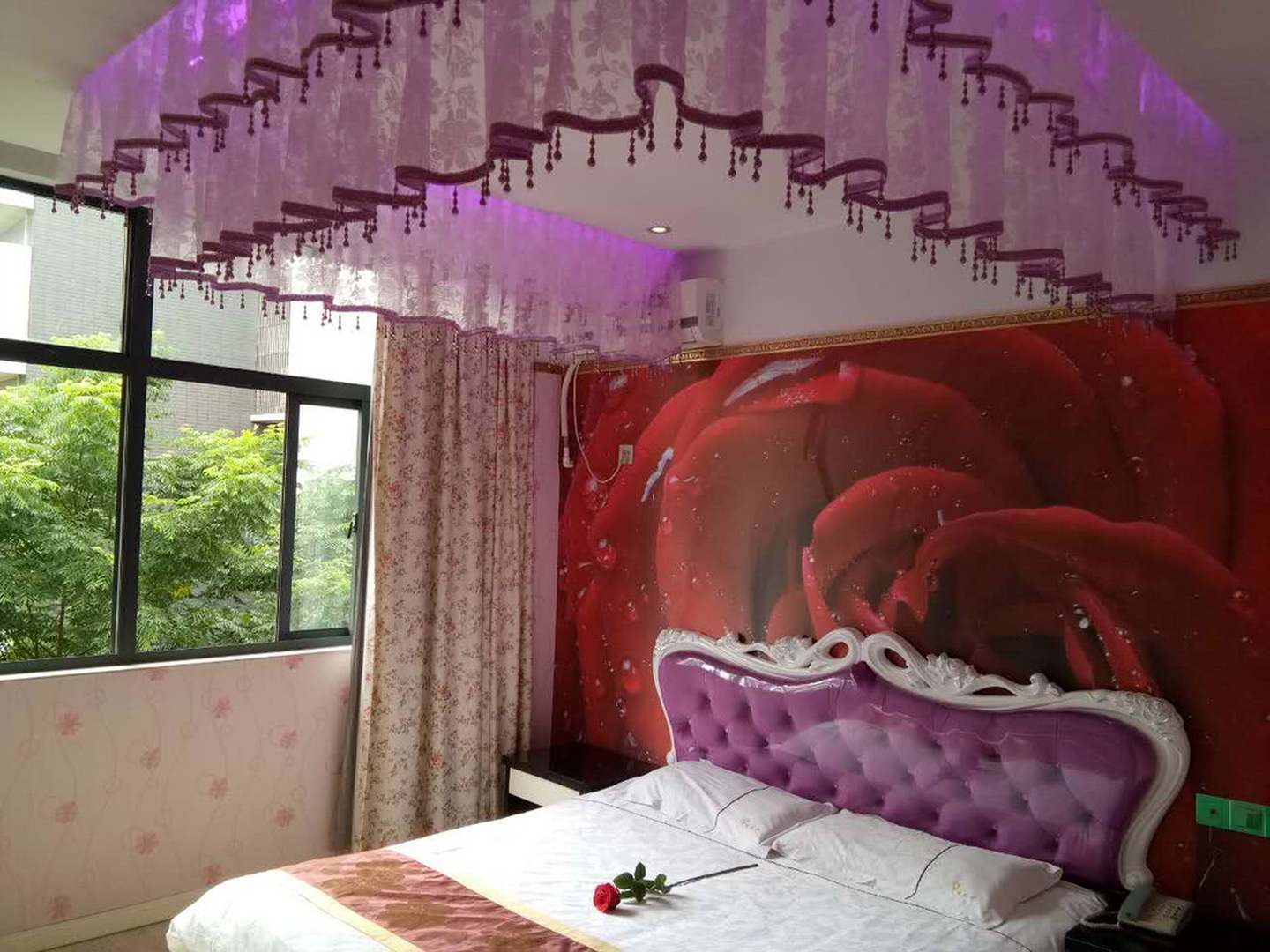爱之歌时尚宾馆