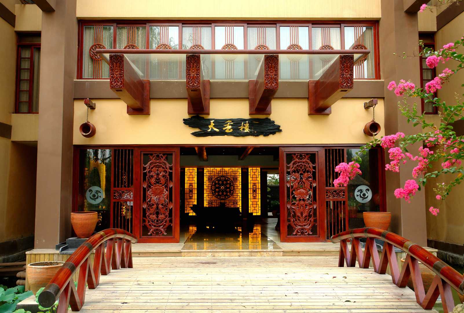 损牮天赐钇温泉度假酒店