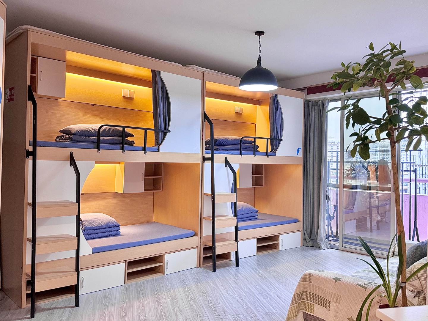 陌客木屋青年旅社(海上世界店)