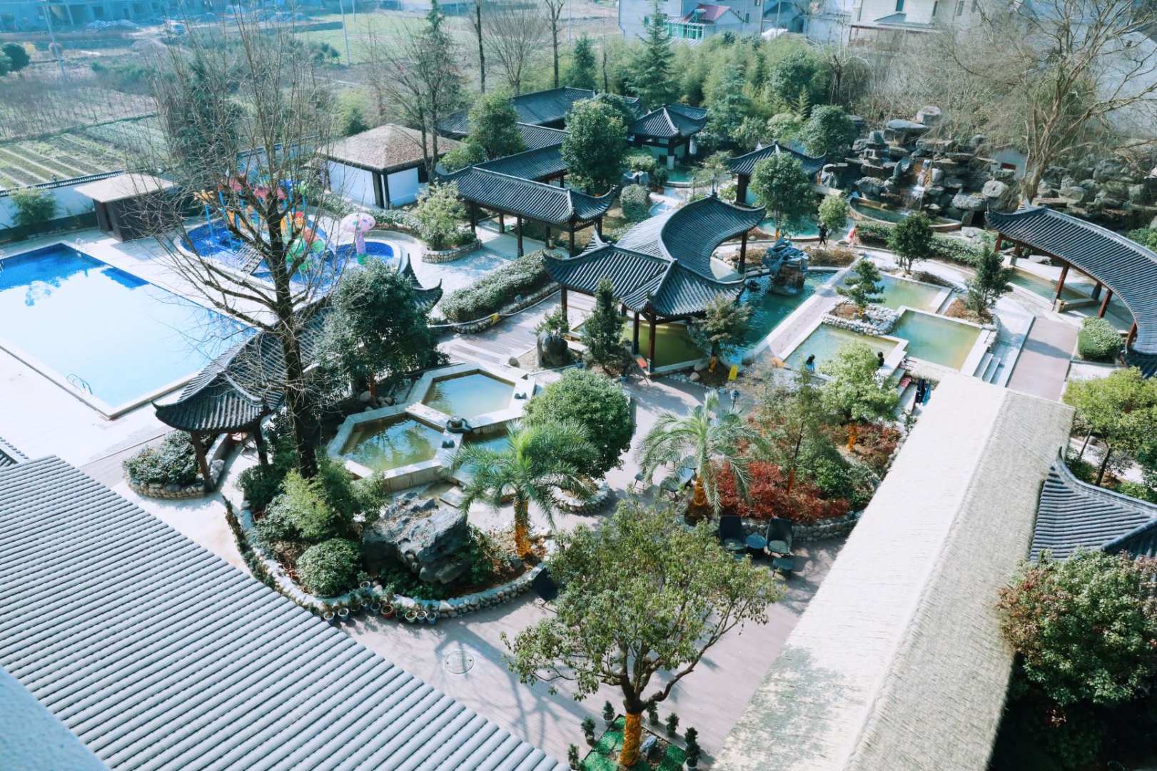 临安隐居芦荻古温泉度假酒店