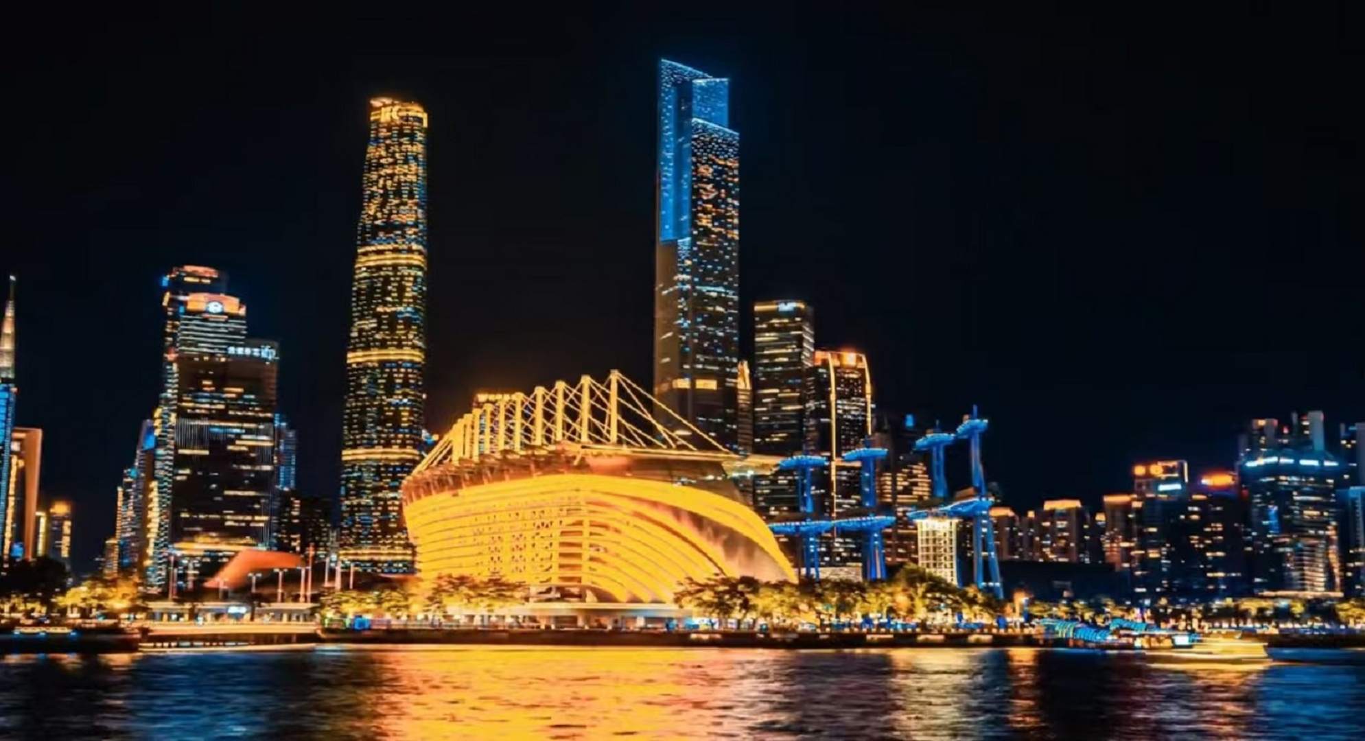 艾斯特丨城景·View云端设计师酒店 (岑溪市人民医院汽车总站店)