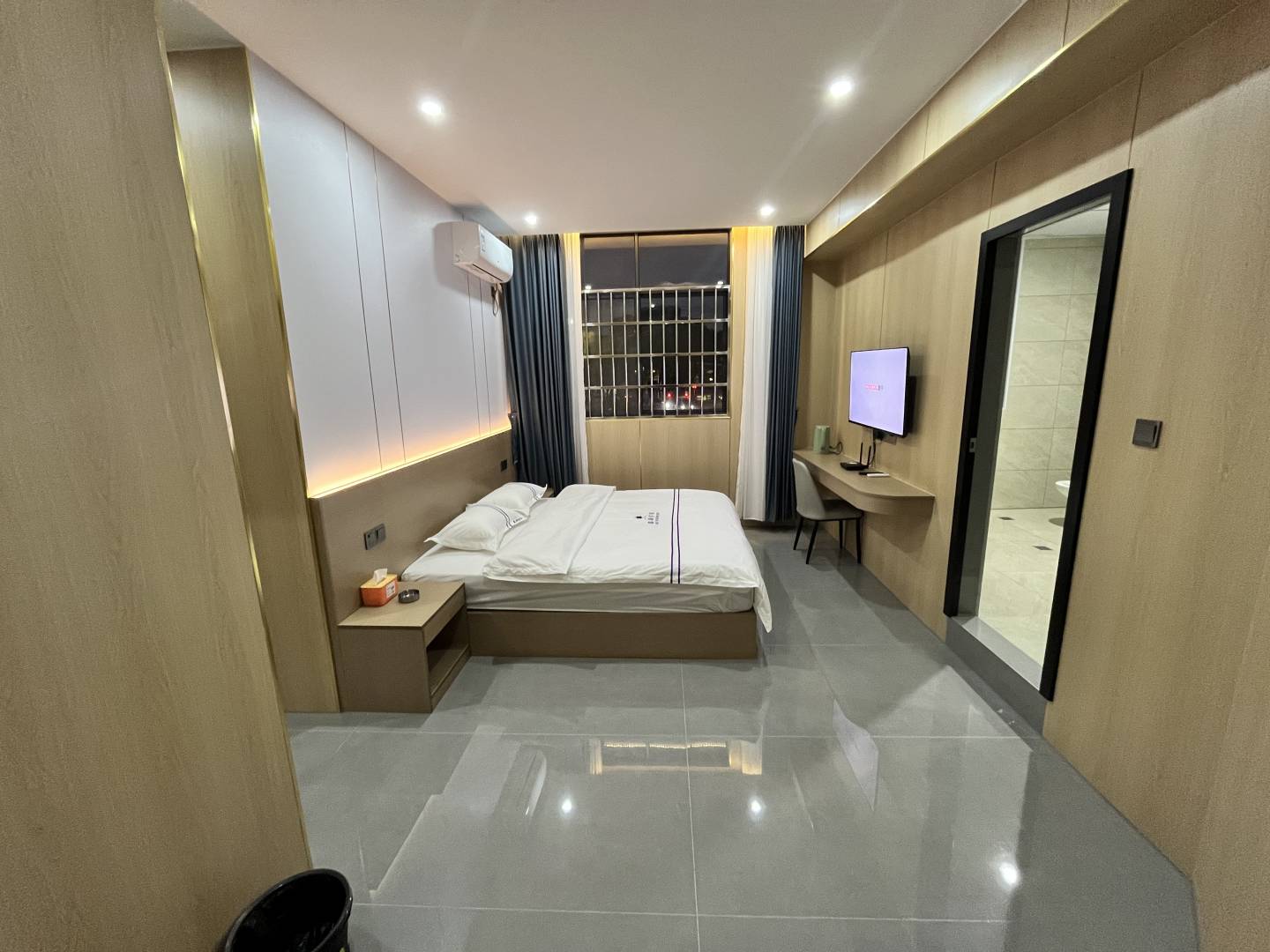 鑫源宾馆(楼门前店)