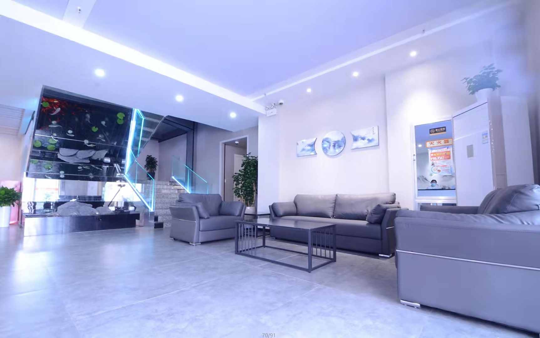 高阁酒店(西安卫星测控中心地铁站店)