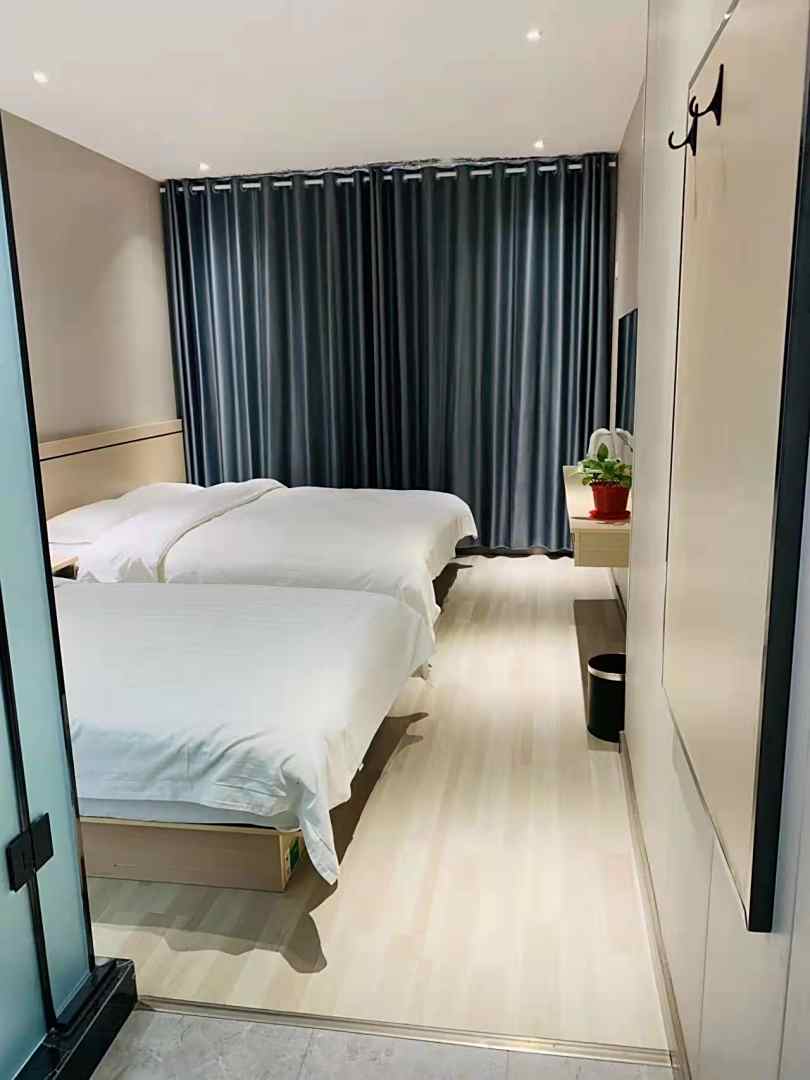宏泰宾馆(龙首一街店)