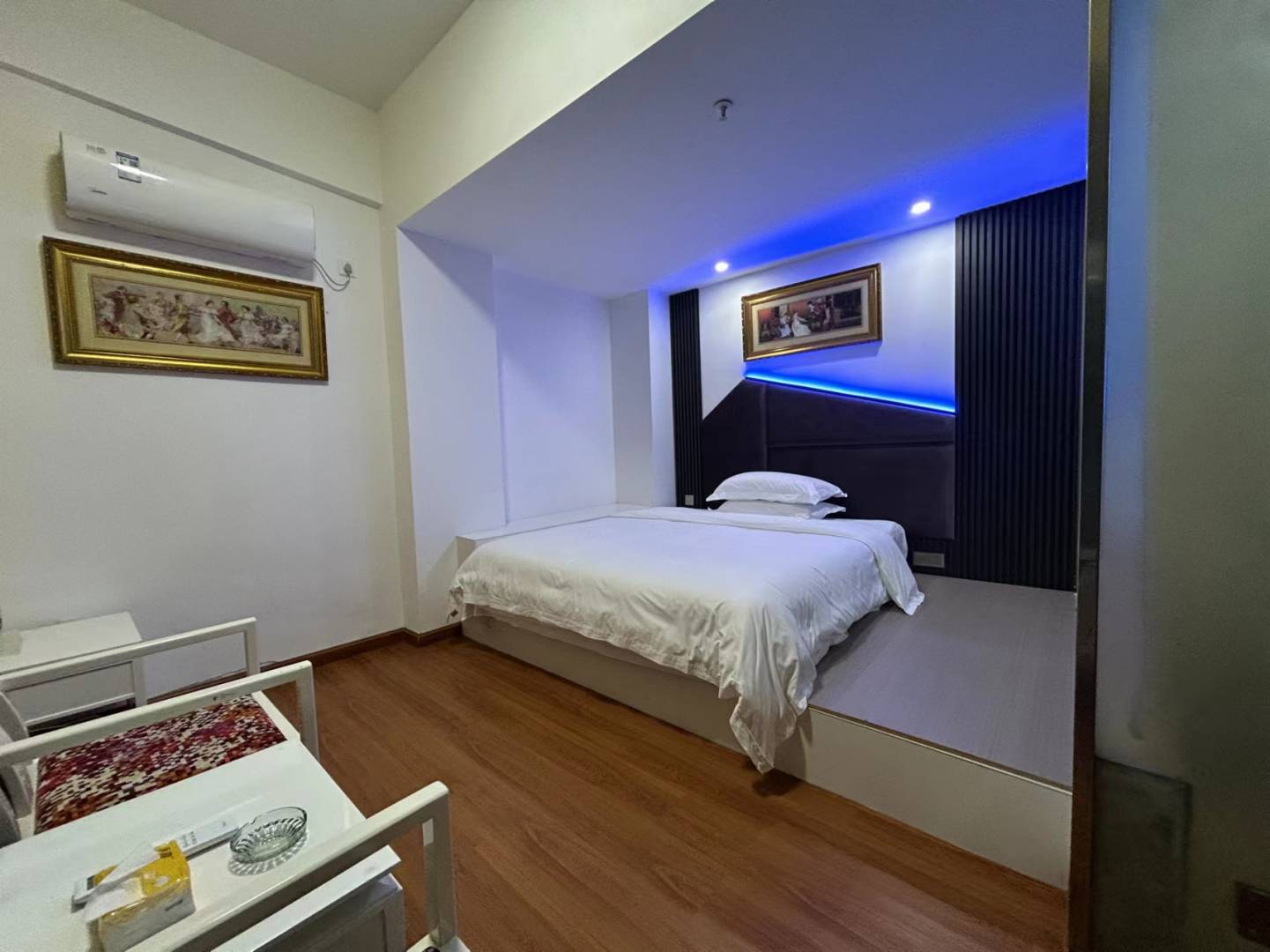 雷州爱琴海特色概念公寓