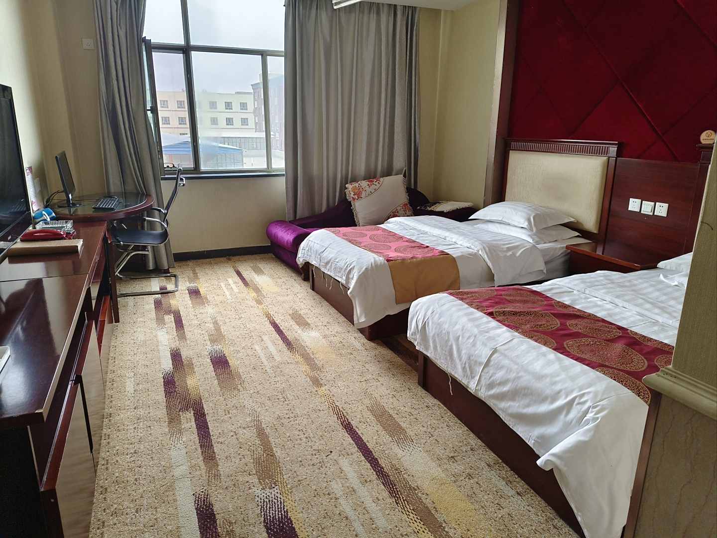 阿瓦提新华世纪酒店(刀郎文化广场店)