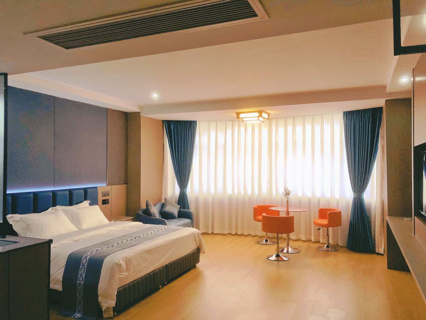 渝富豪酒店(海口五源河体育馆店)