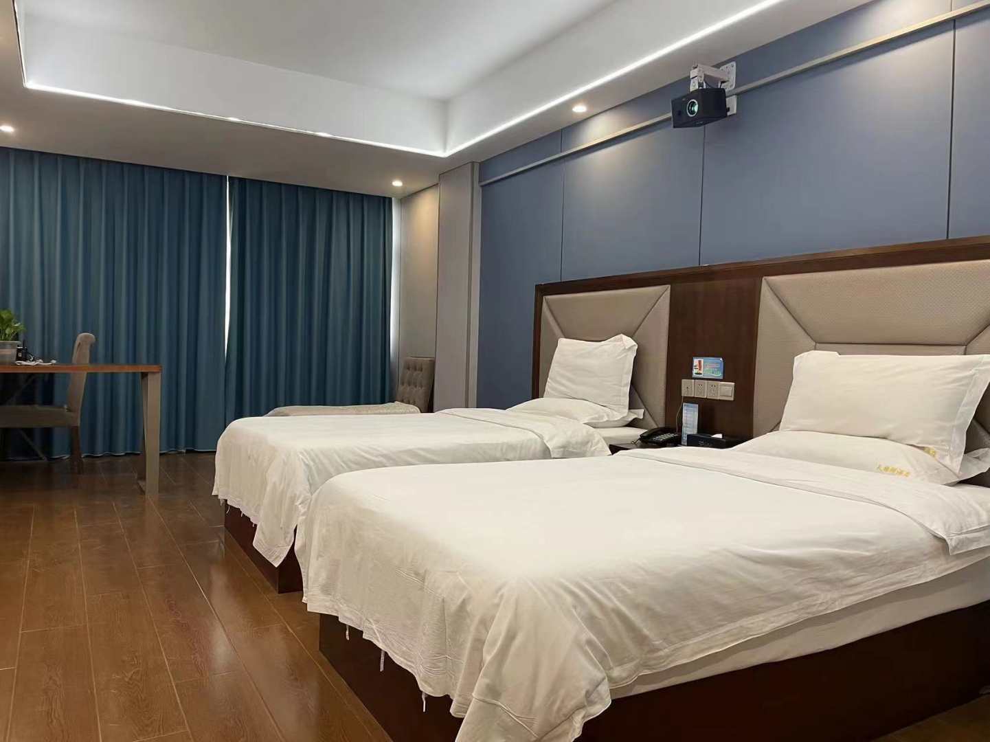 天鹅湖温泉酒店