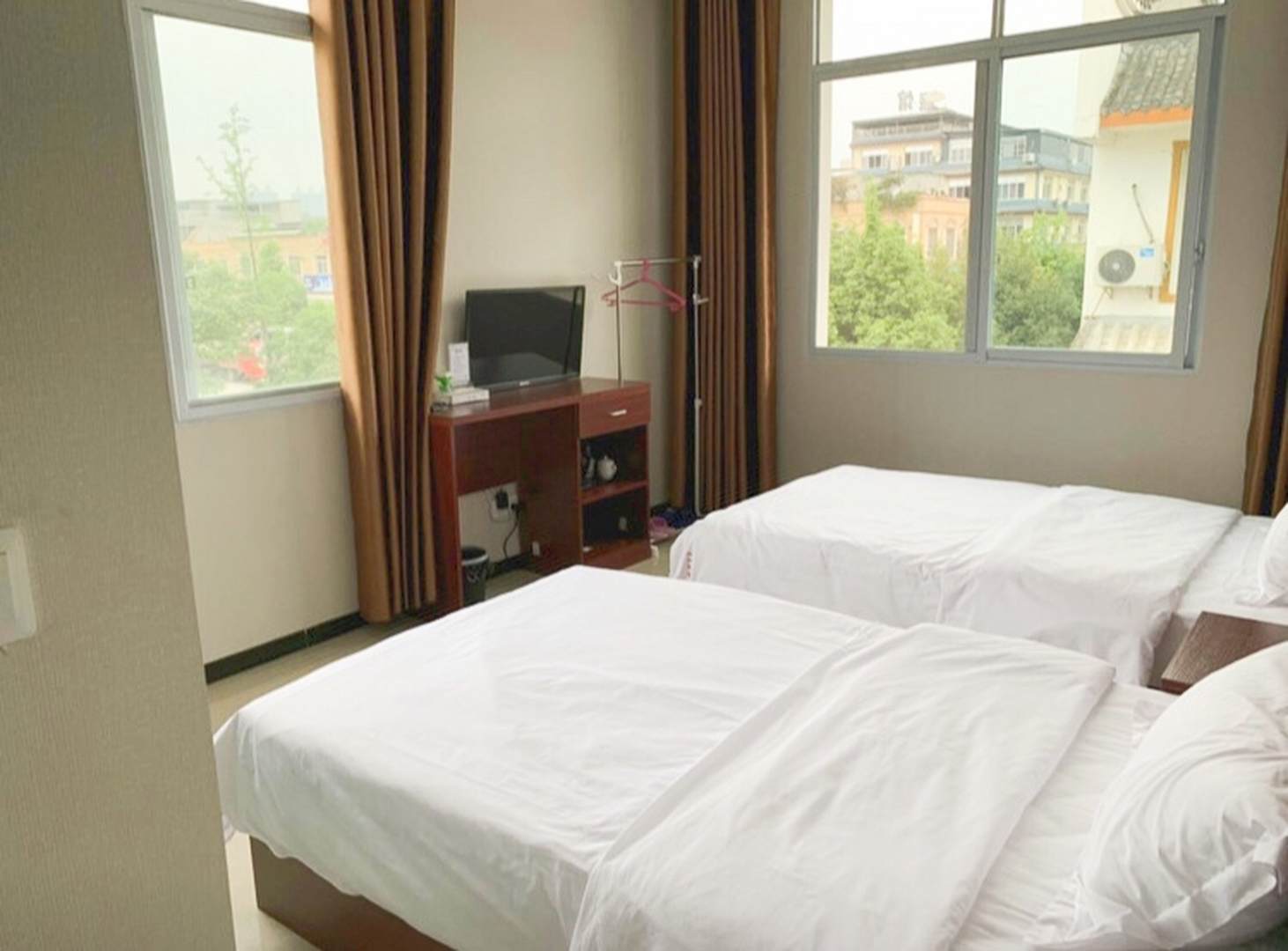 眉山天天L旅行L民宿