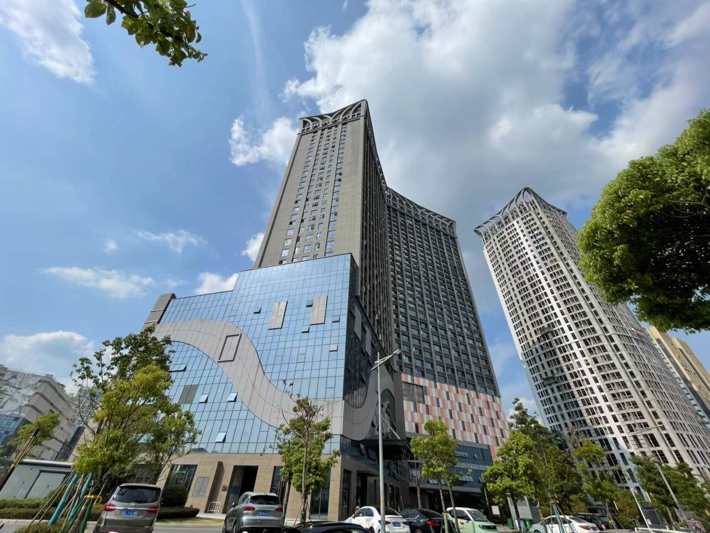 云cloud和月电竞公寓(鹰潭大厦店)