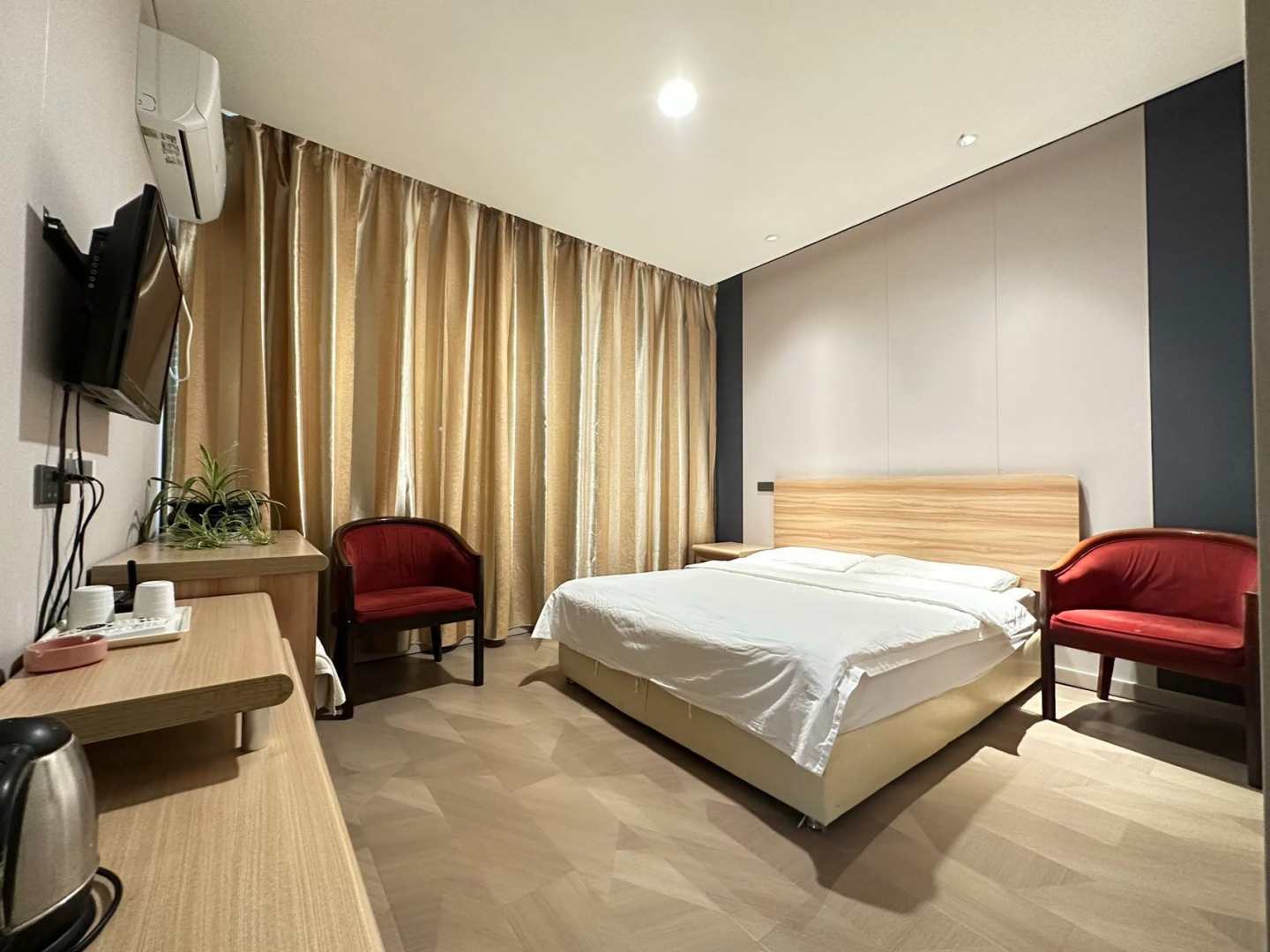 家园宾馆(西八家户路店)