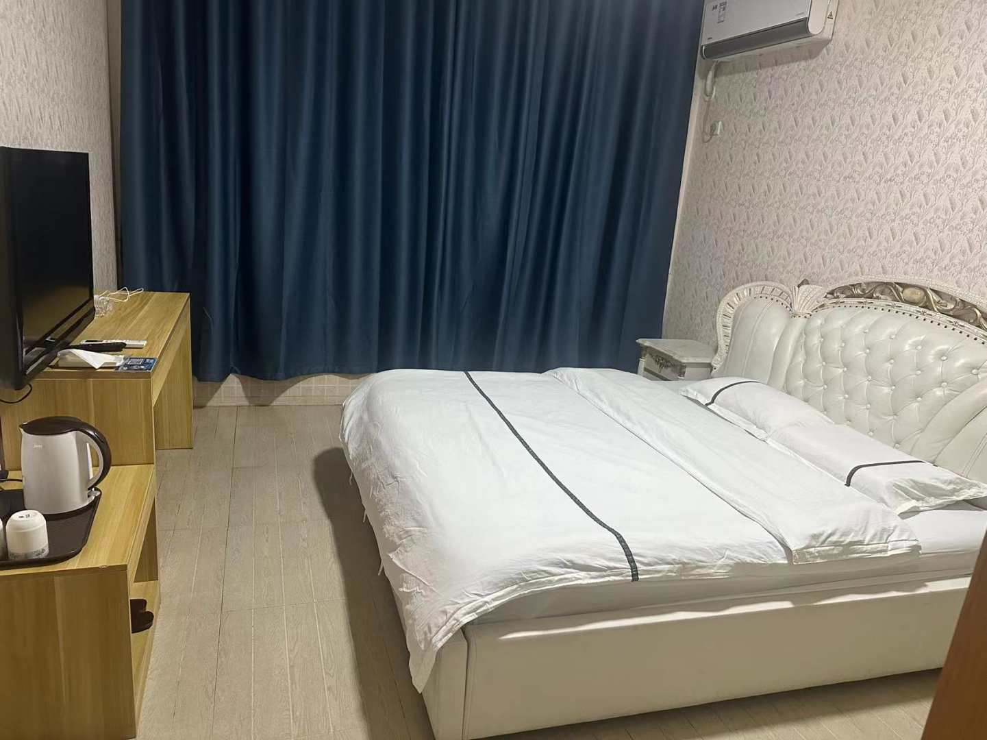 进进宾馆