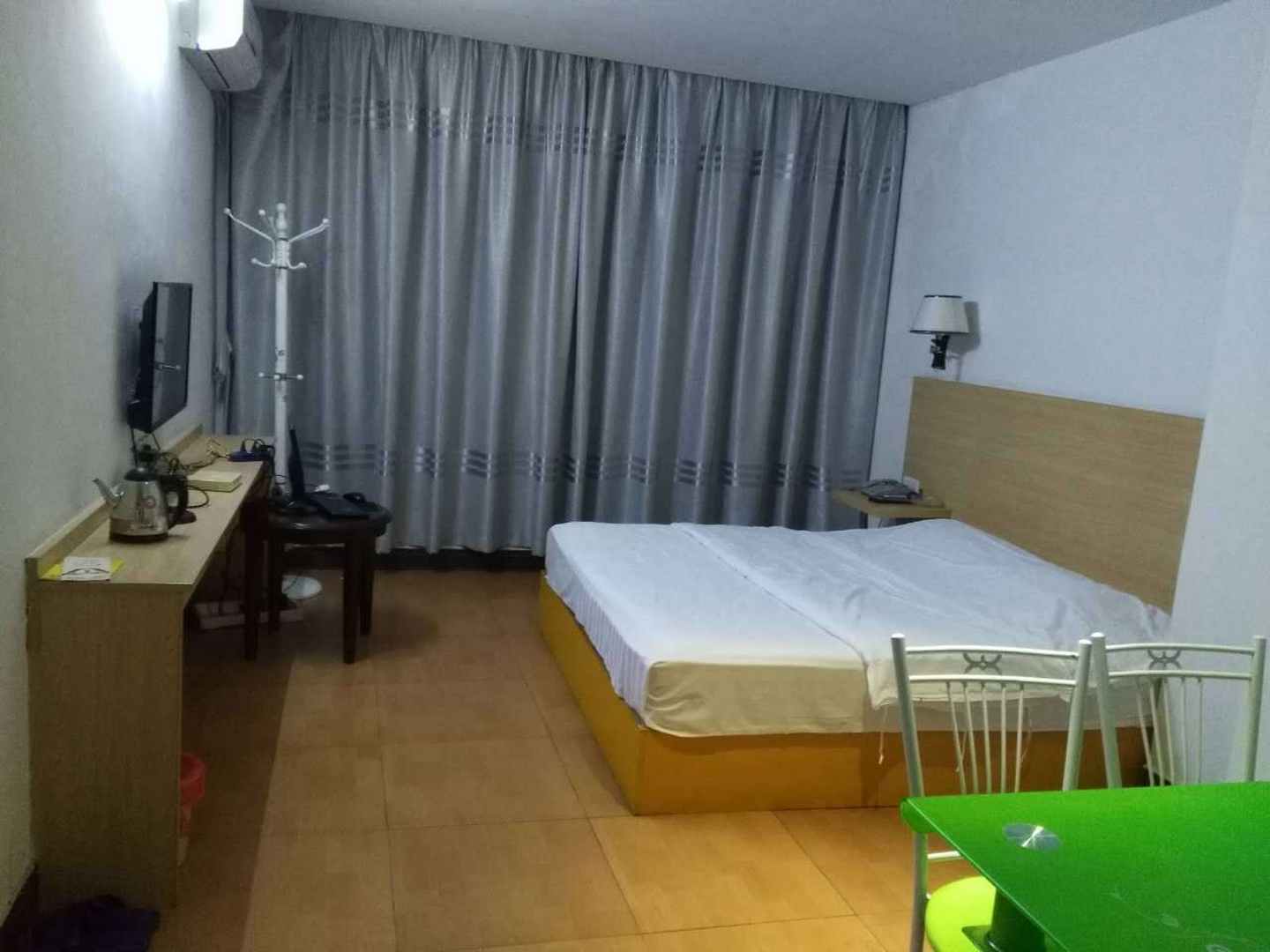 欣华宾馆(富民社区卫生服务中心北)