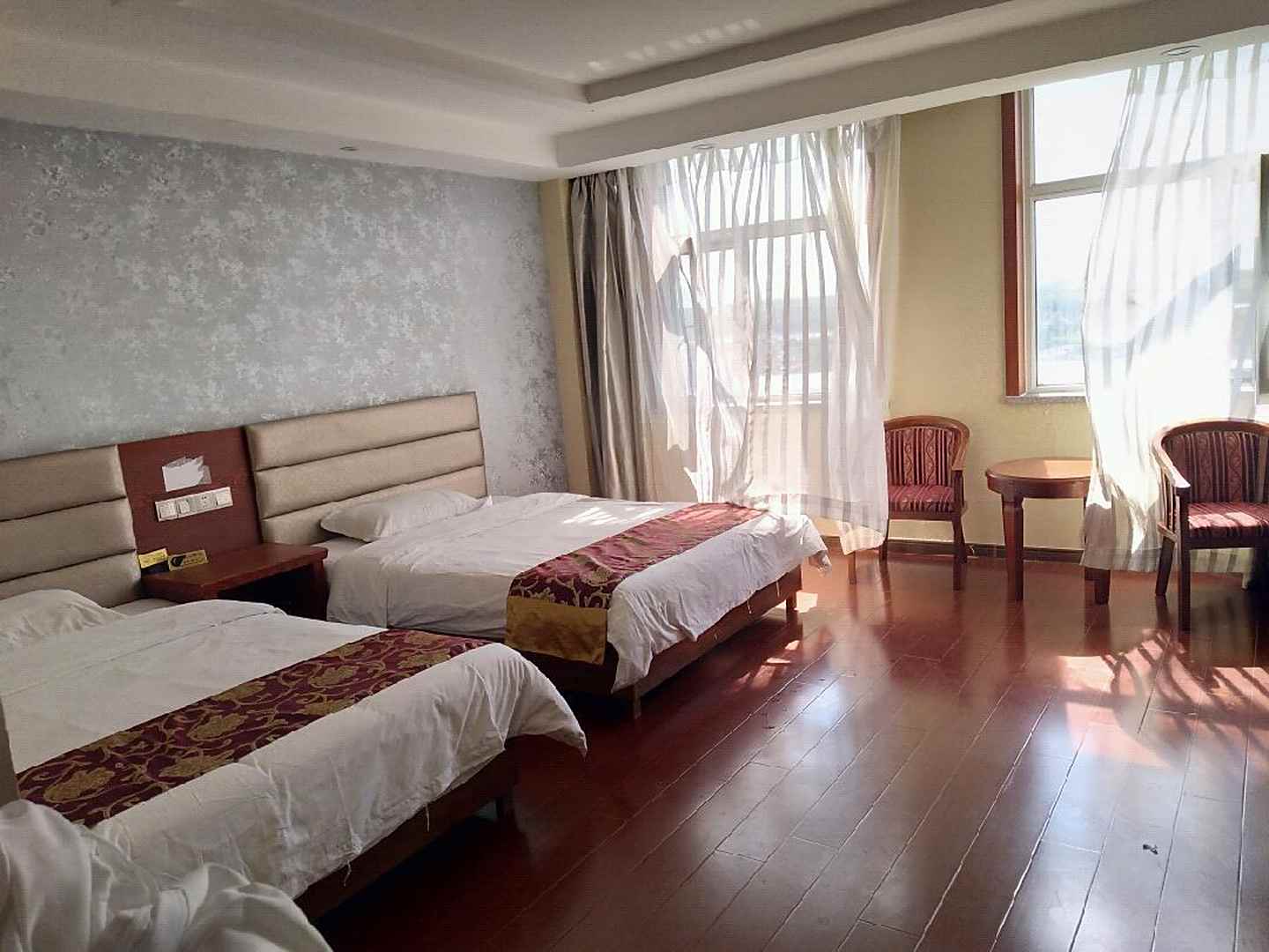 鲁馨商务酒店