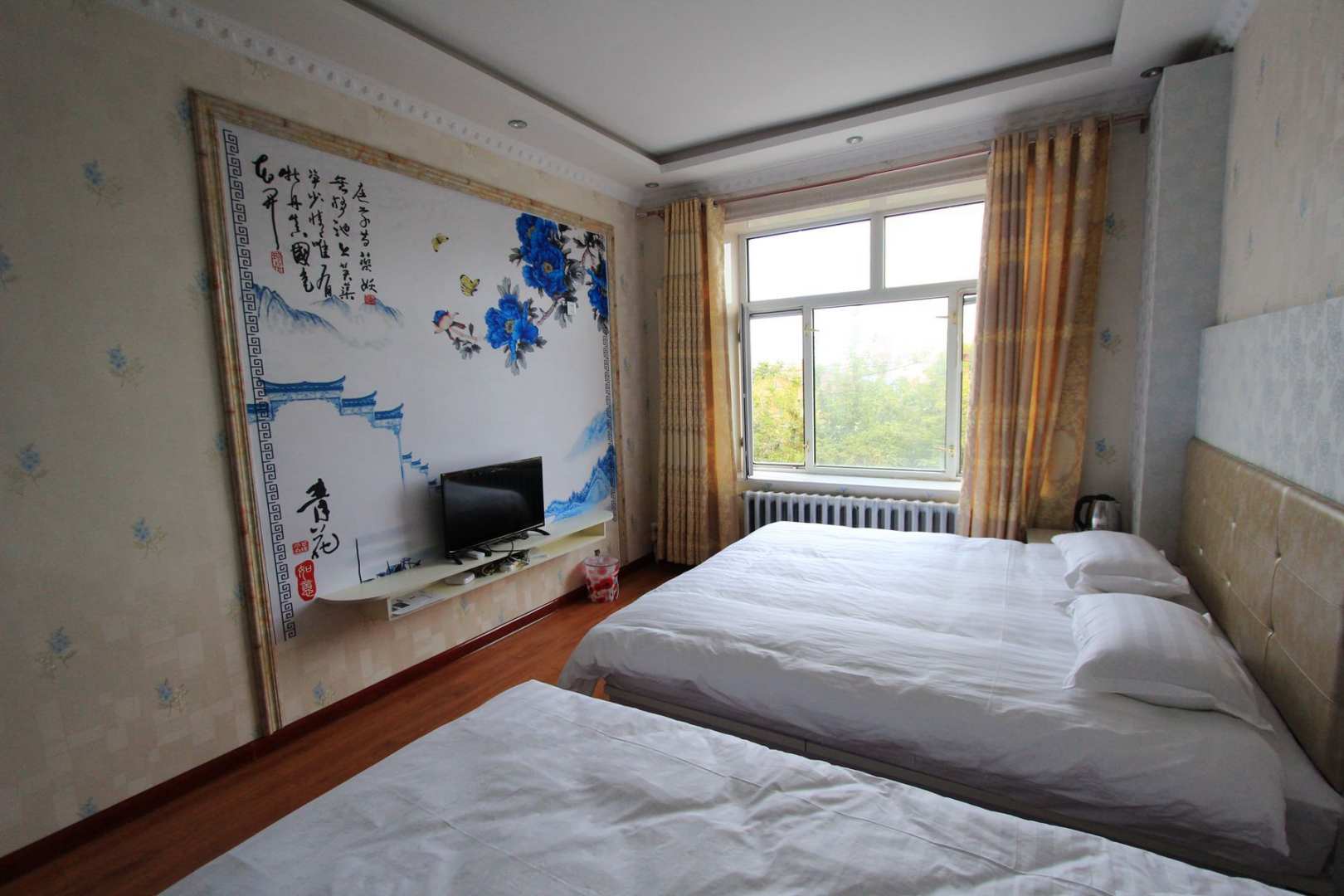 嫩江市水晶时尚宾馆(福民大街店)
