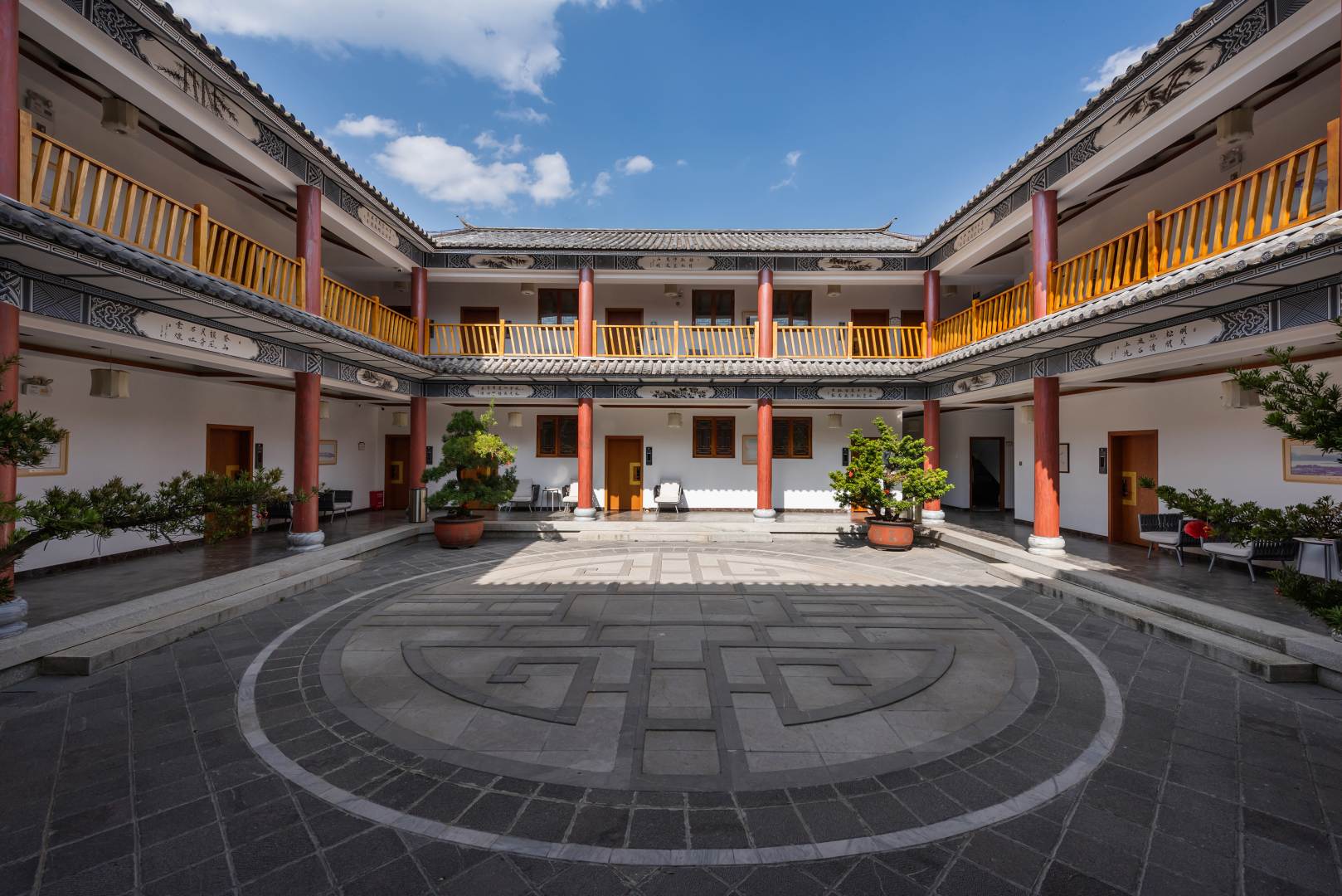 朵朵金花喜遇智能度假酒店(大理喜洲古镇店)