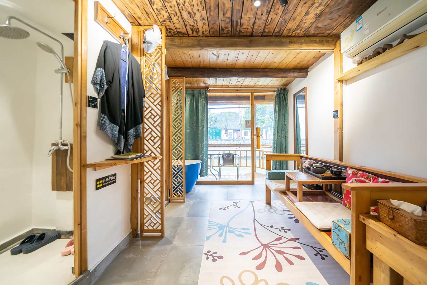 上海尘世间客栈(朱家角东湖街店)