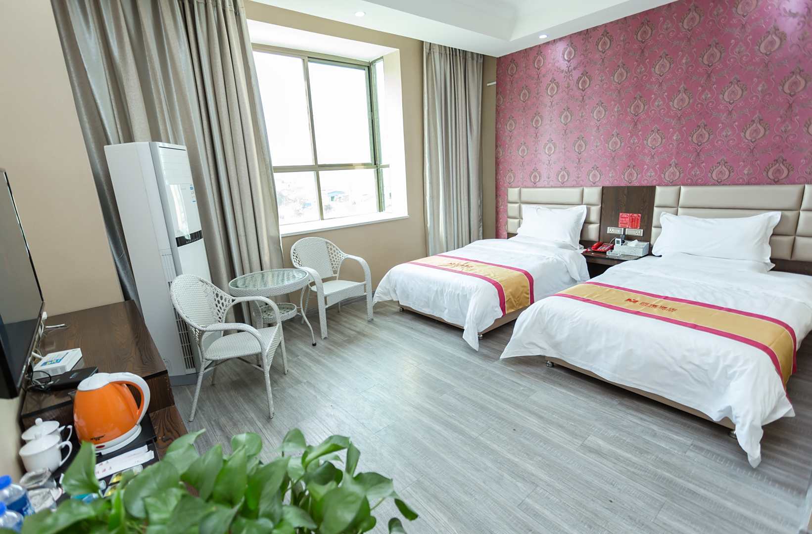 安康明德酒店(吾悦广场店)