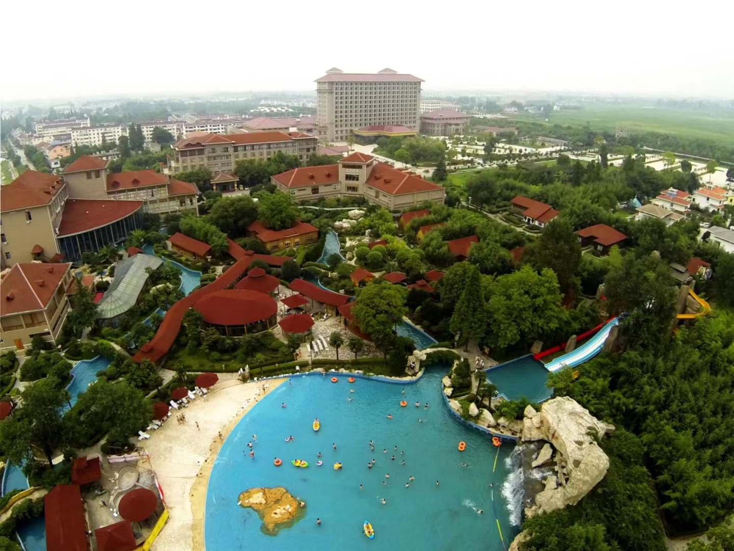 金孔雀温泉旅游度假村