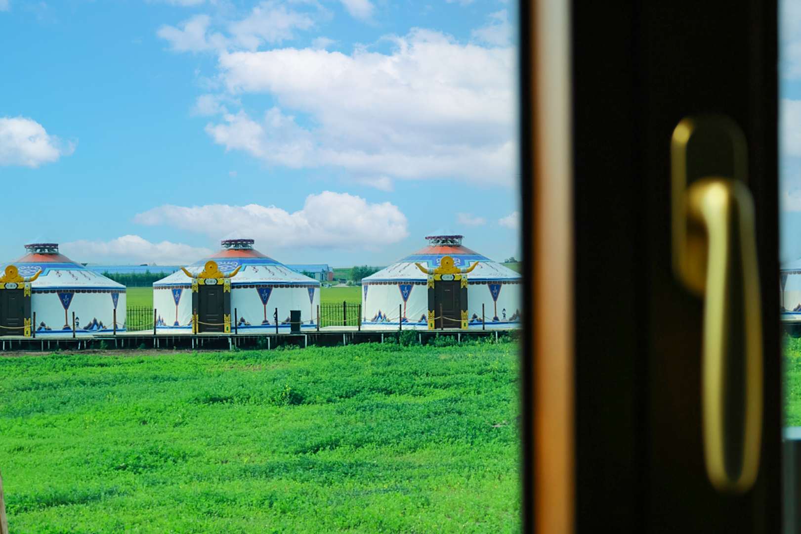 额尔古纳日不落庄园(黑山头镇店)