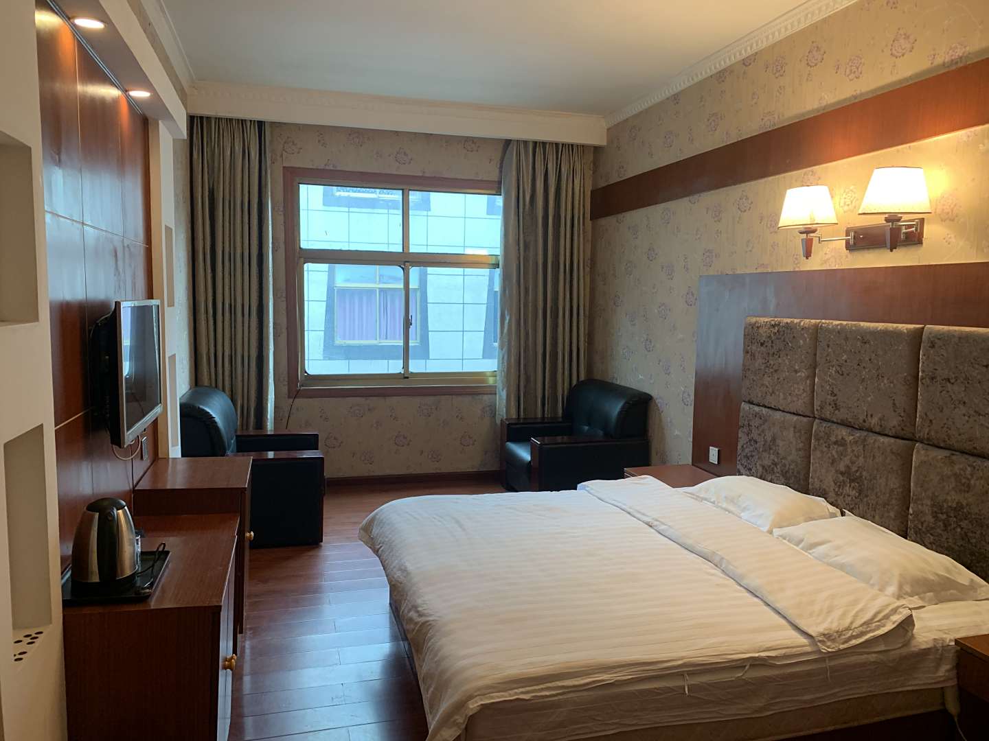 吉隆云层酒店
