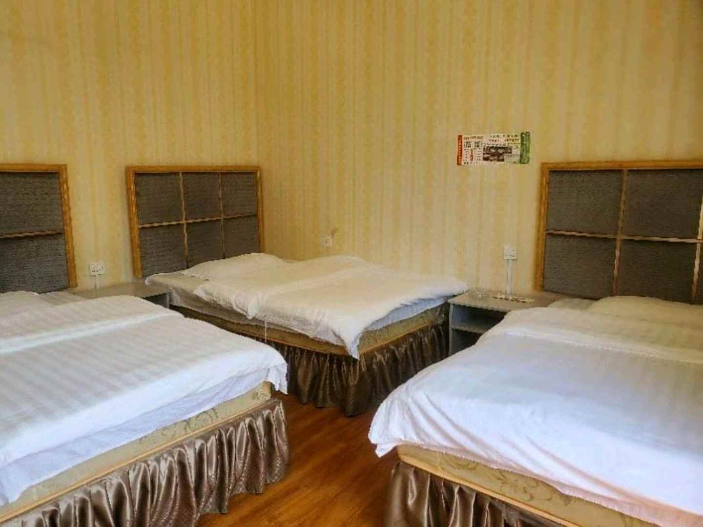 金源宾馆(纳雍退休医师医院店)