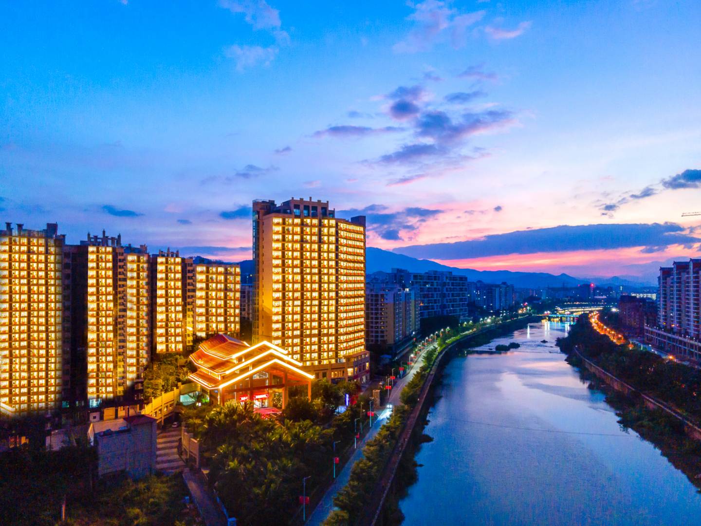 五指山清能丽景湾酒店