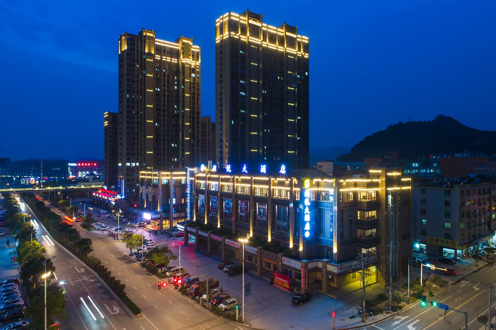 朗悦大酒店