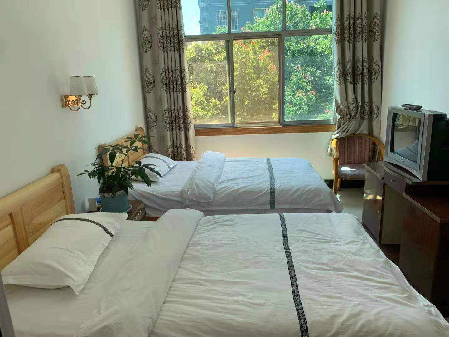 龙龙宾馆