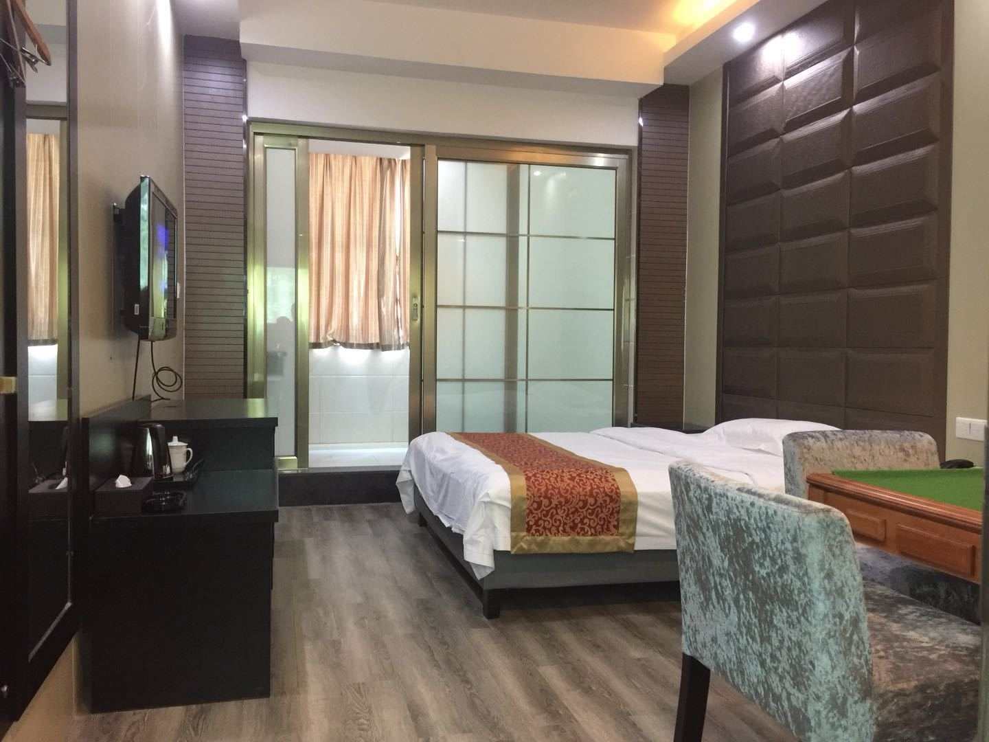 晨龙遇见酒店(QQ店)