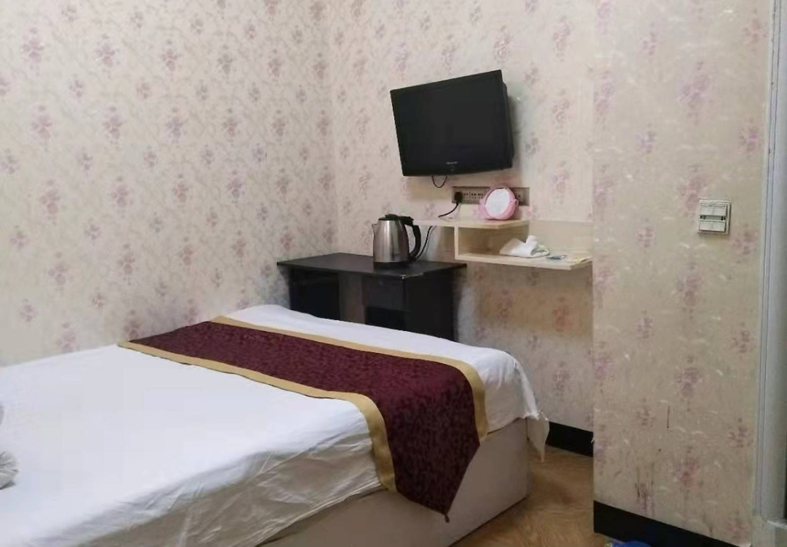 俊豪公寓(毕节东客站店)