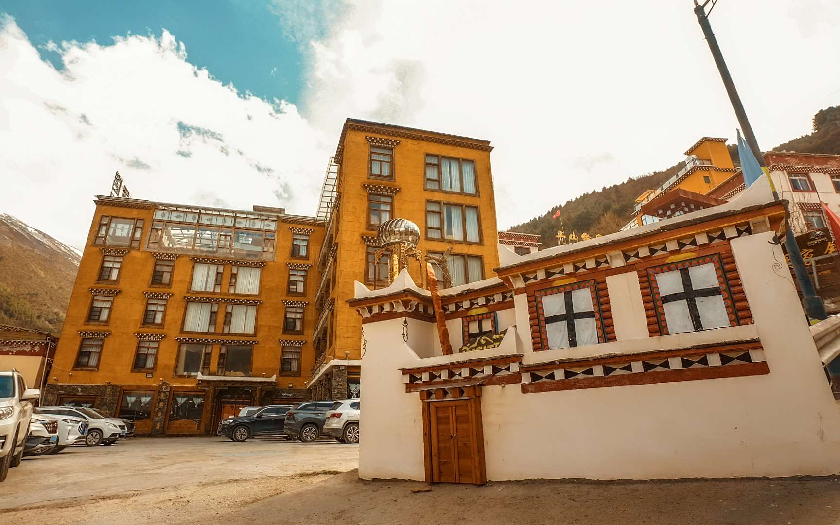 卡瓦拉酒店(康定情歌广场318国道店)