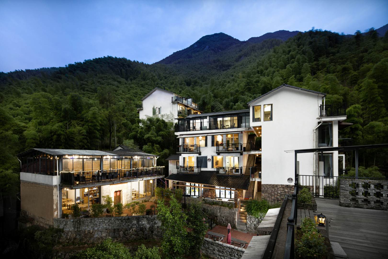安吉隐居山水度假酒店