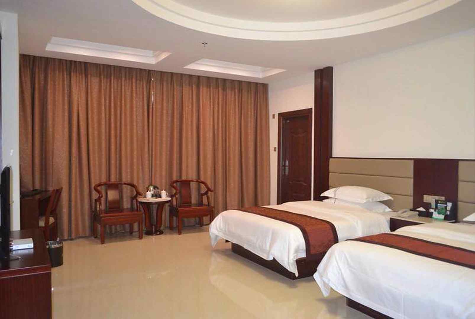 东兴御龙湾酒店