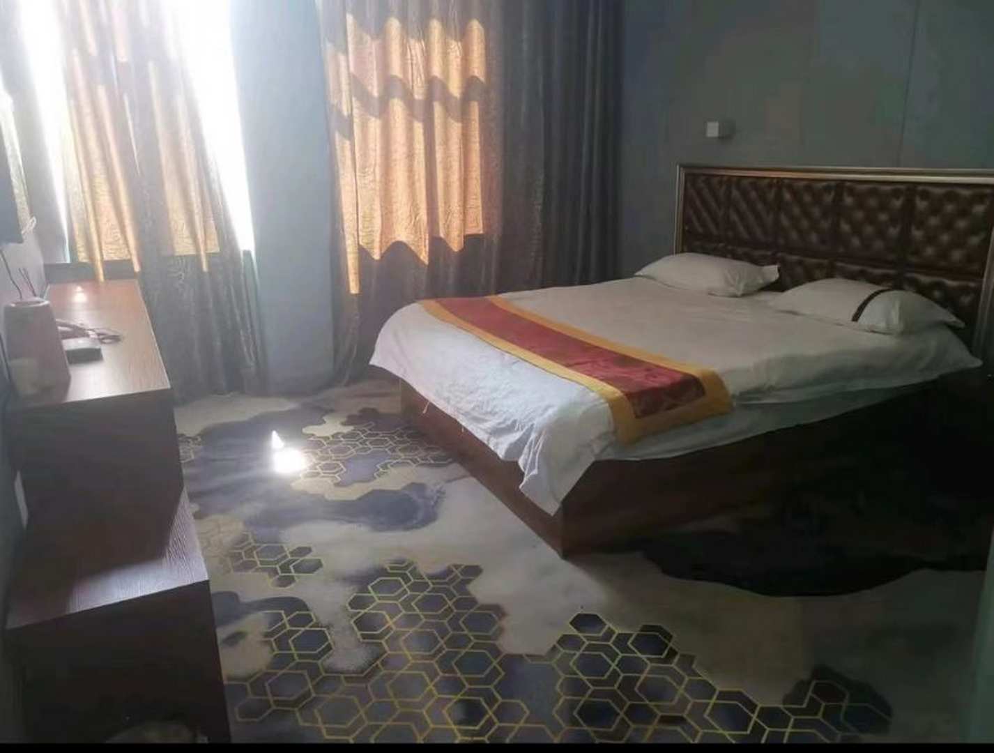 额敏瑞濠湖商务宾馆