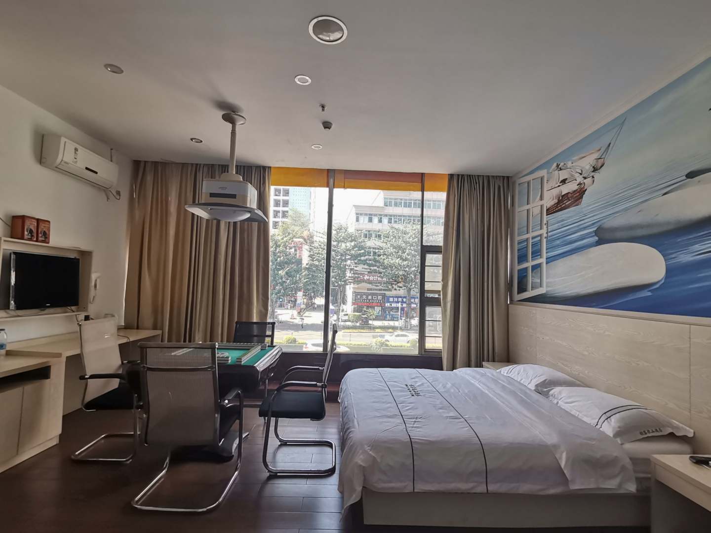 东莞八天连锁酒店(鸿福路口店)