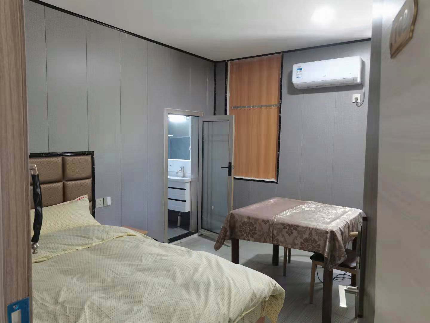 百合客栈(阜阳颍州区花博园店)