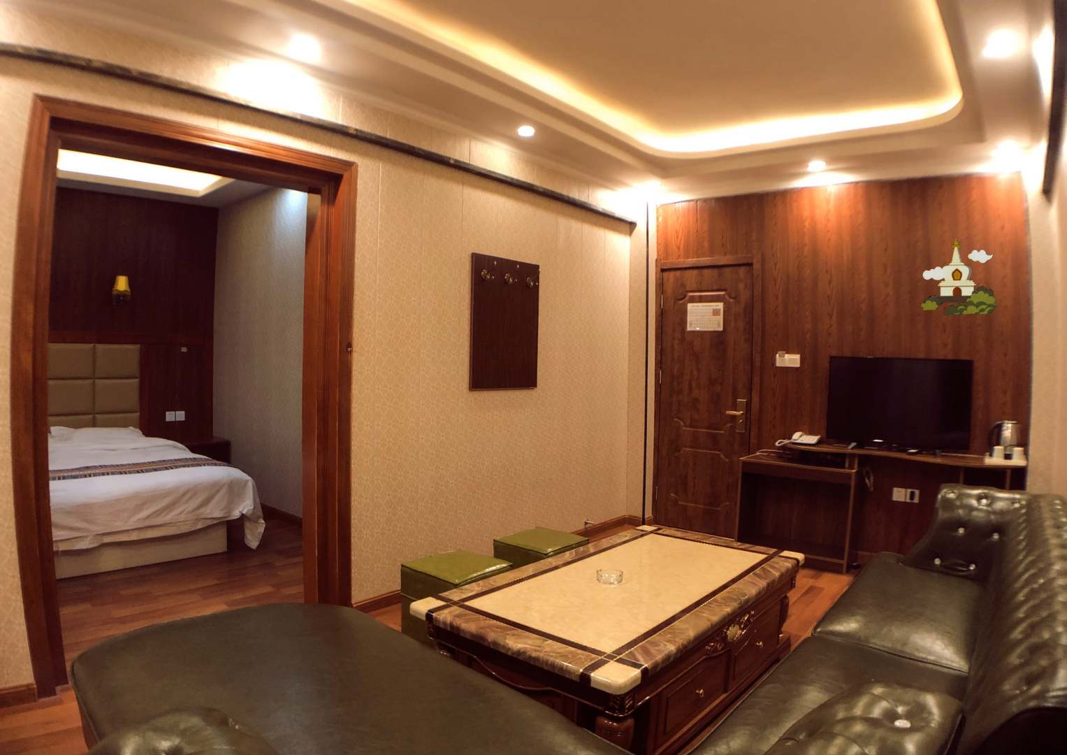 夏河曲登大酒店