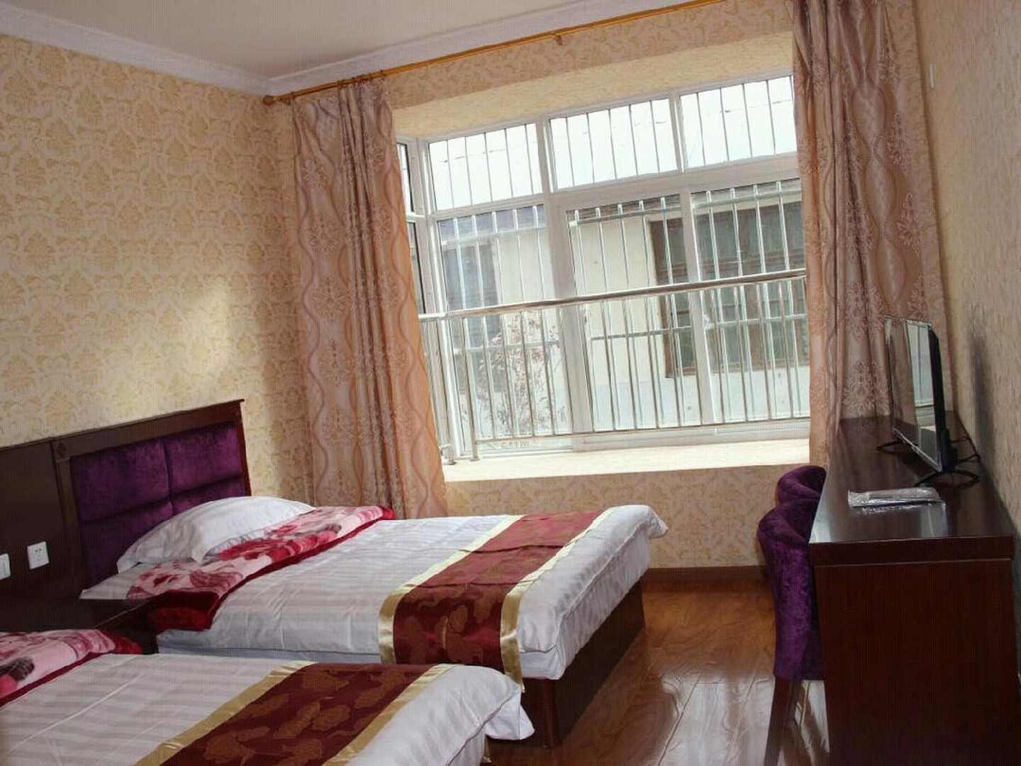 波密锦冠宾馆