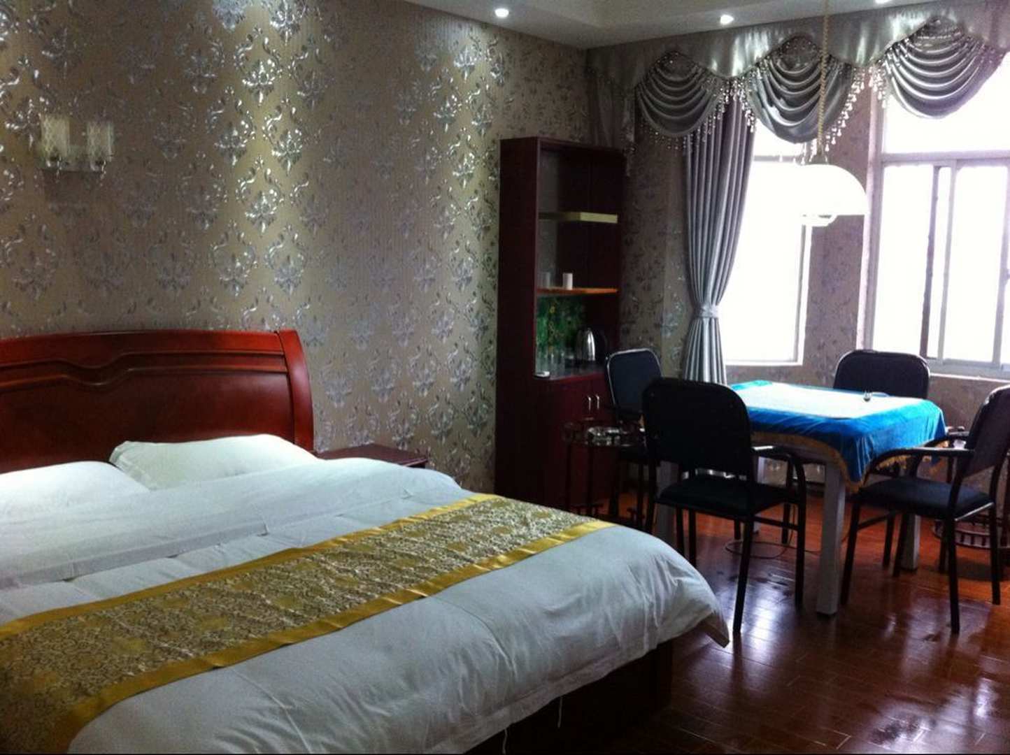 四海商务宾馆(湘望路店)