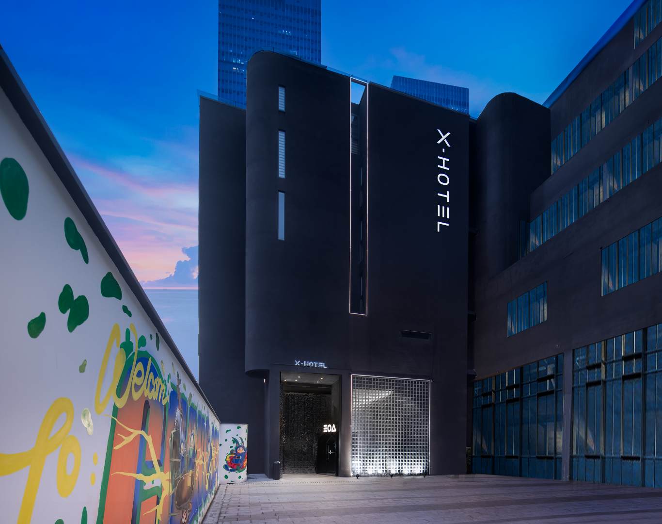 X-HOTEL