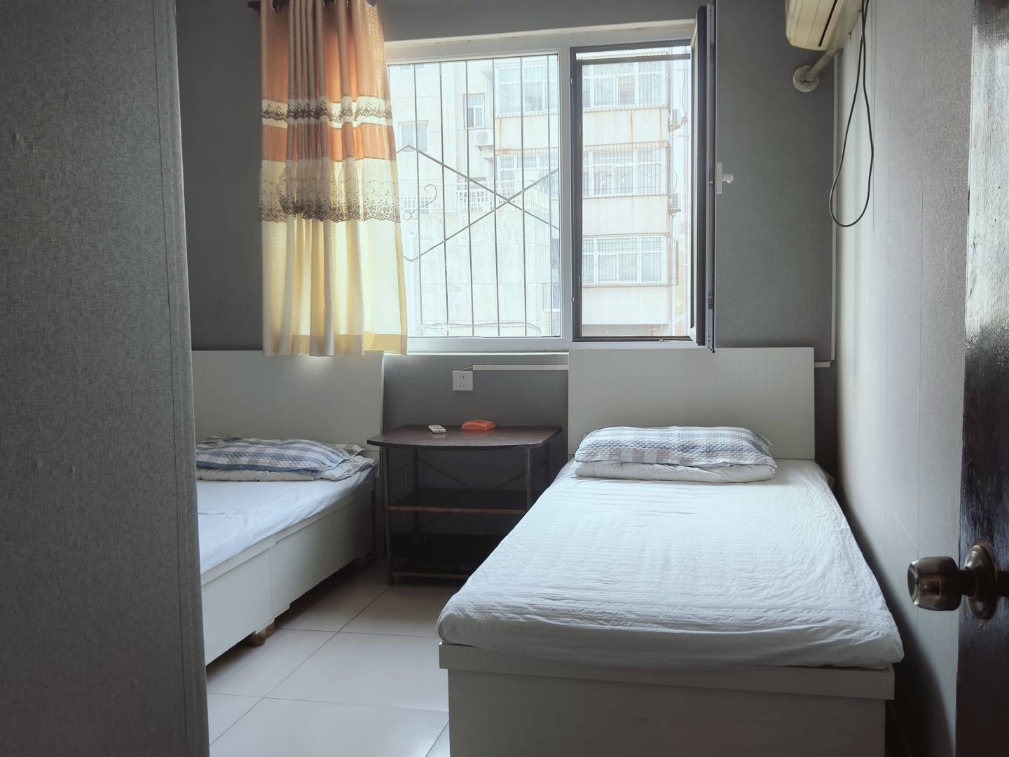 假日旅馆