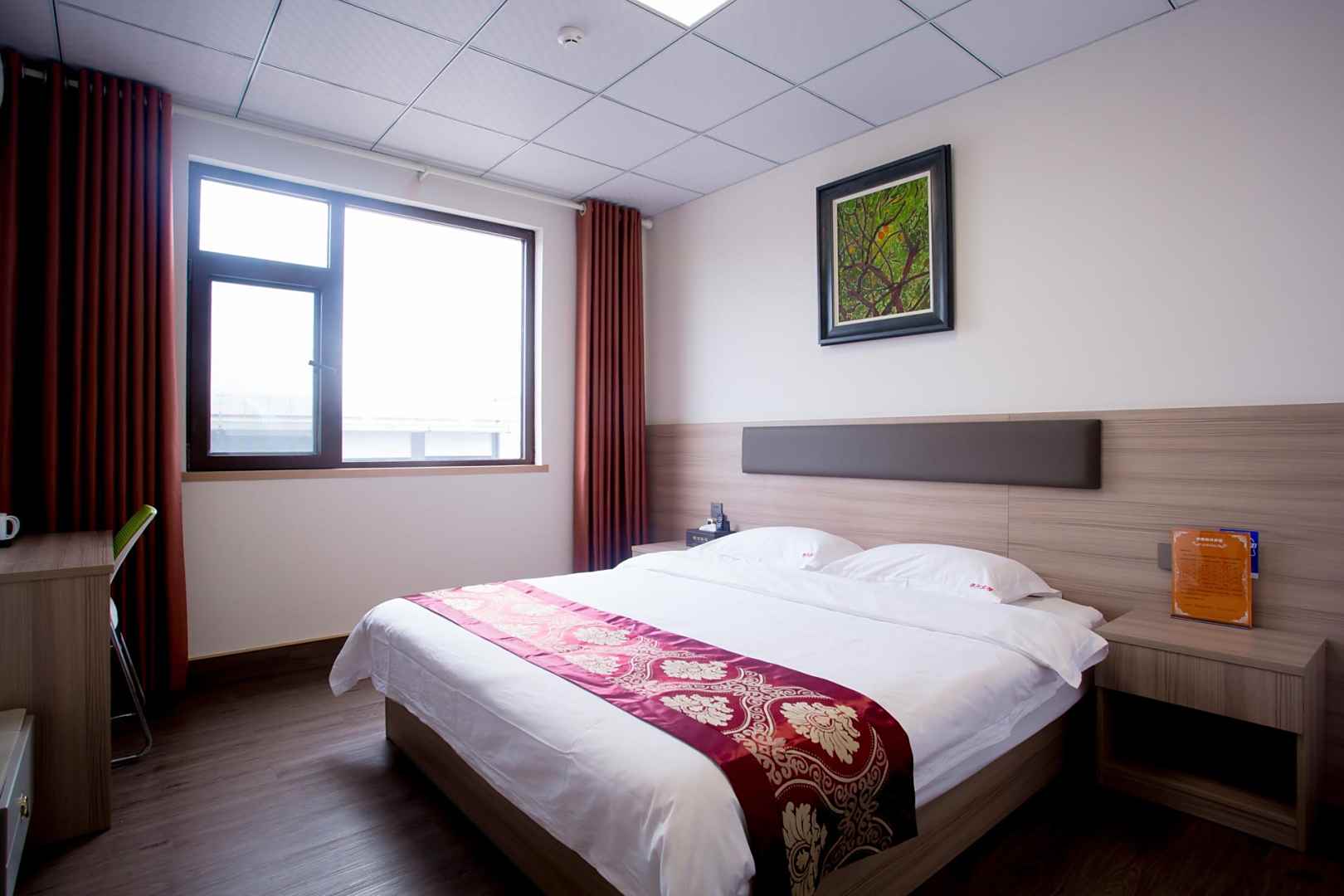 荣耀银河宾馆(淄博火车站南广场店)
